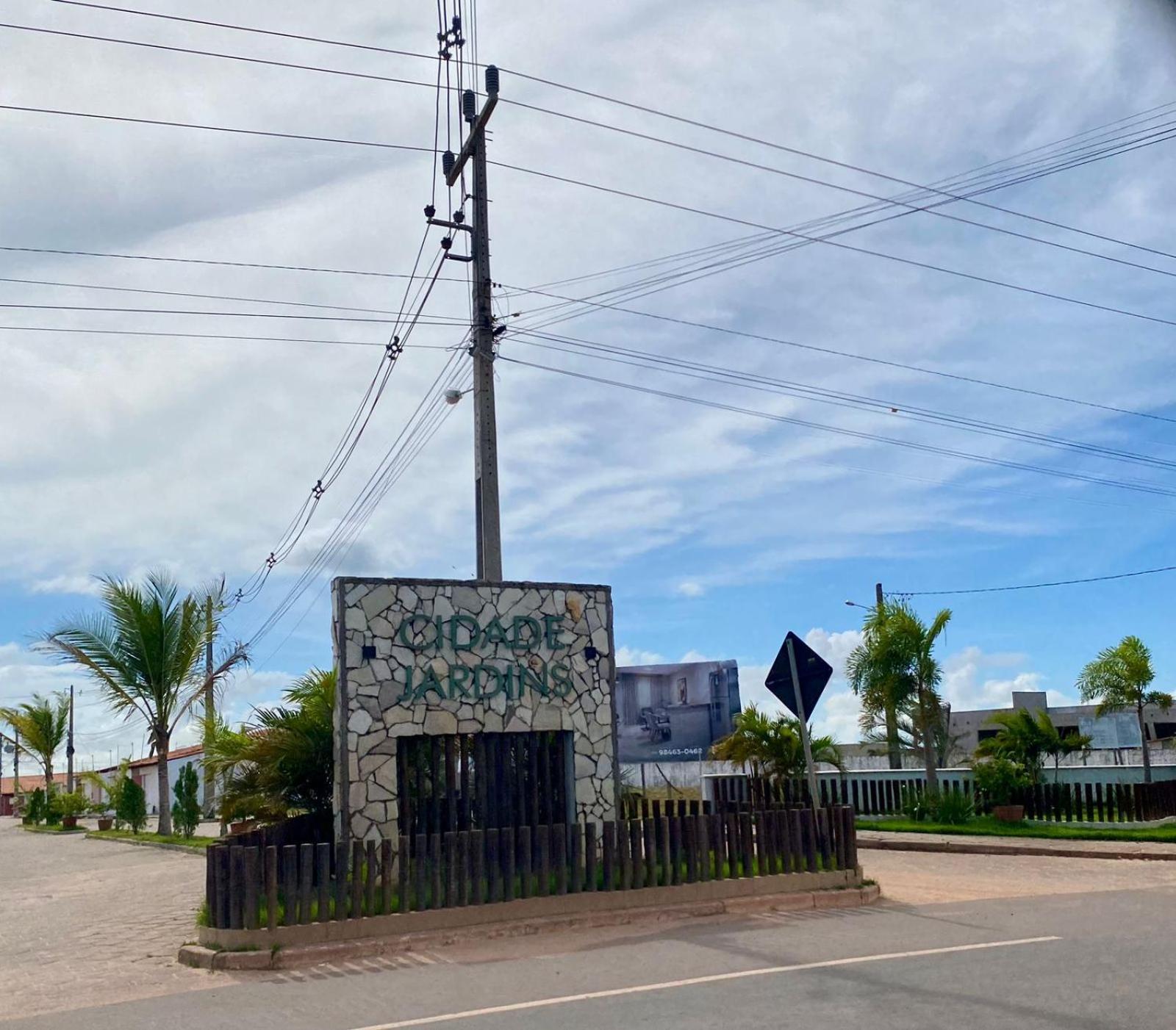 Casa Em *